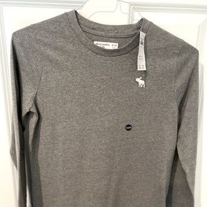 Brand New Boys Abercrombie Gray Shirt. Size 13-14.